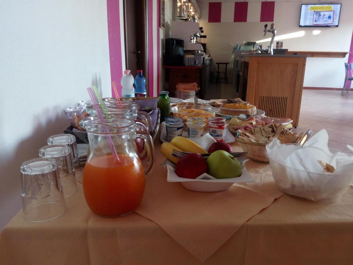 Hotel Bena E Traes Laerru Zewnętrze zdjęcie