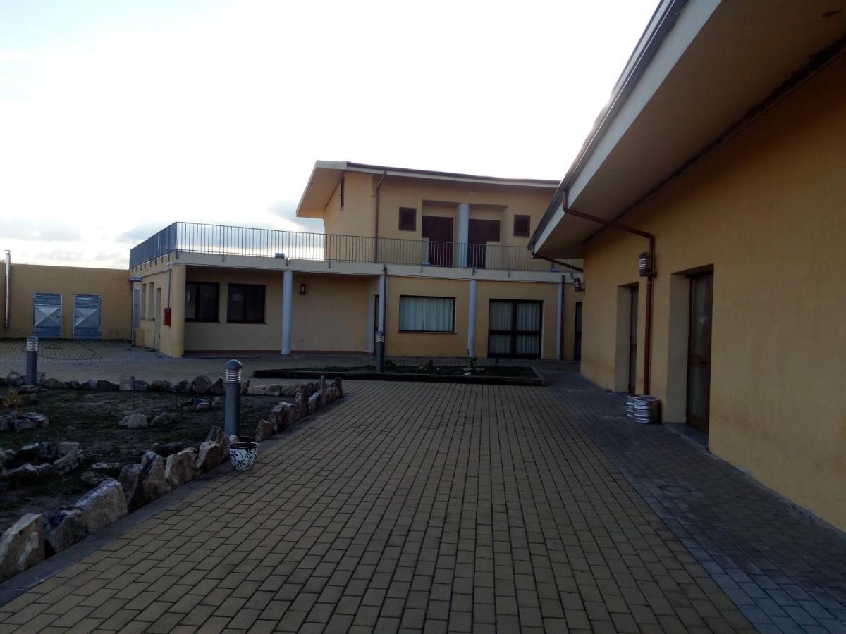 Hotel Bena E Traes Laerru Zewnętrze zdjęcie