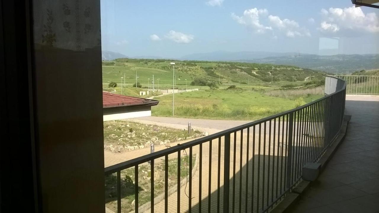 Hotel Bena E Traes Laerru Zewnętrze zdjęcie