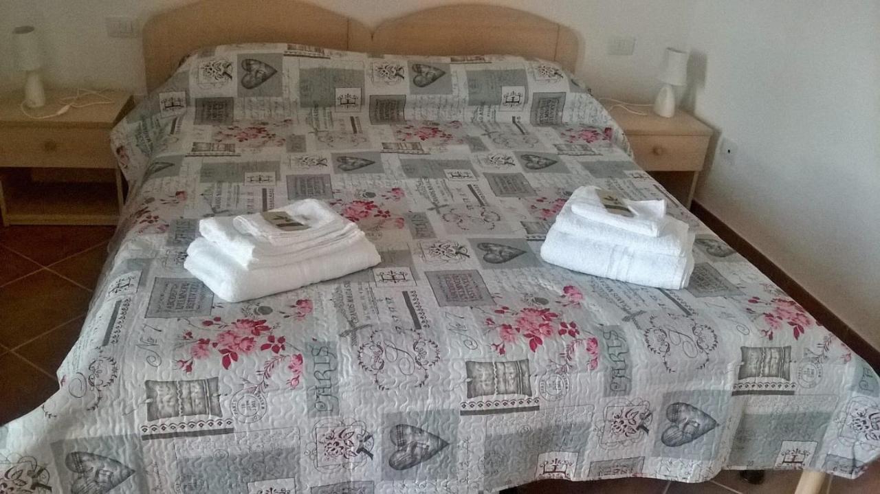 Hotel Bena E Traes Laerru Zewnętrze zdjęcie